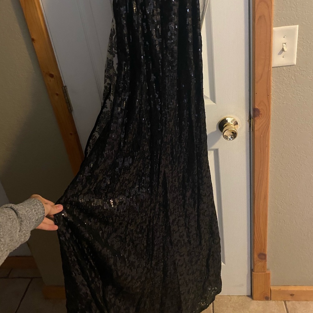 Black sequined prom dress - Picture 5 of 6